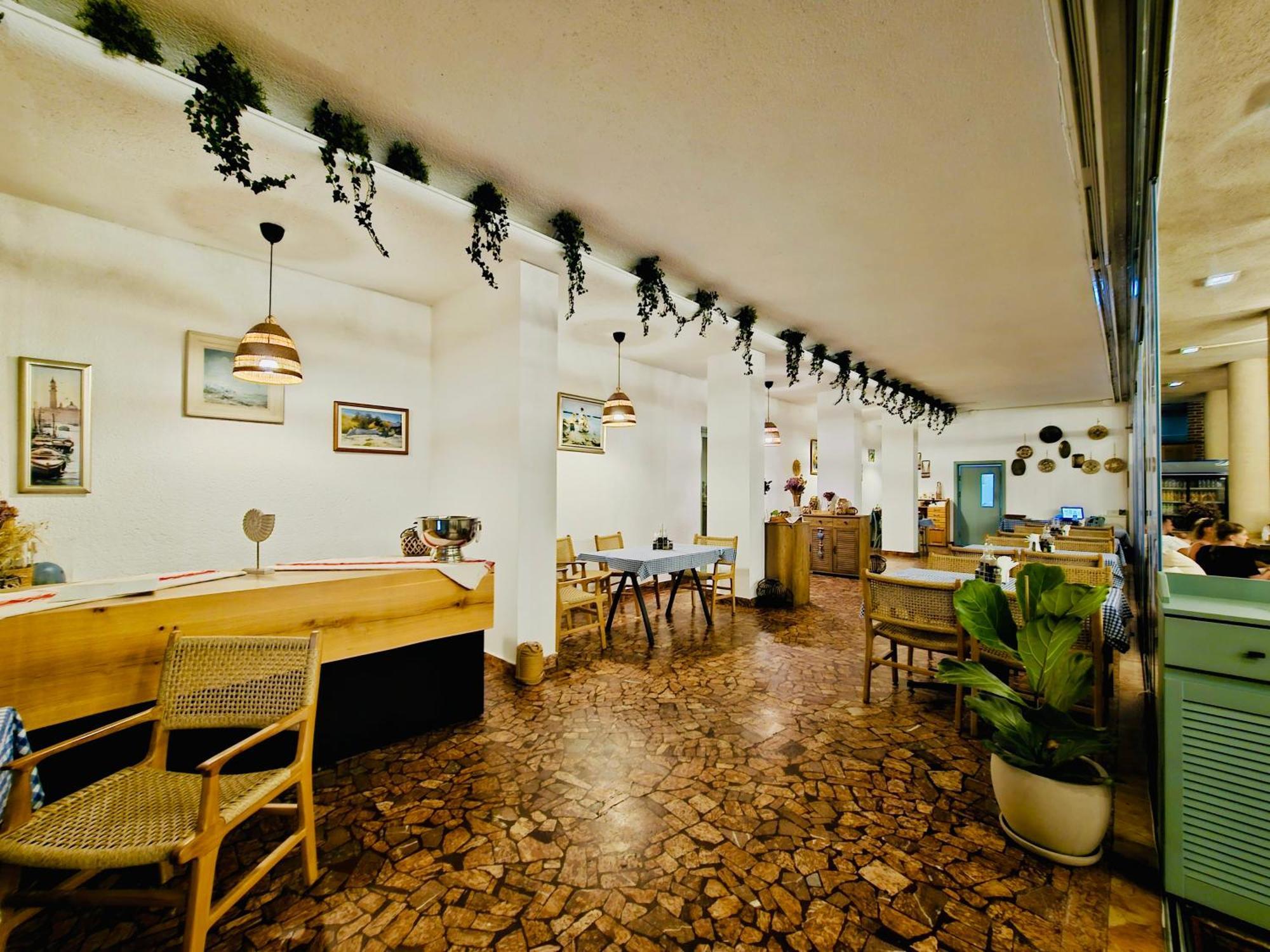 Hotel Carmen Észak-Eforie Kültér fotó